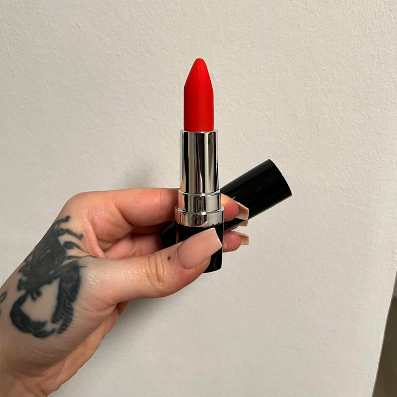 Luna Noir Lipstick Vibrator
