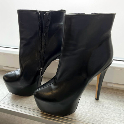Lina Mila ankle boots with heel