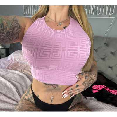 Cora Diamond enges rosa Top