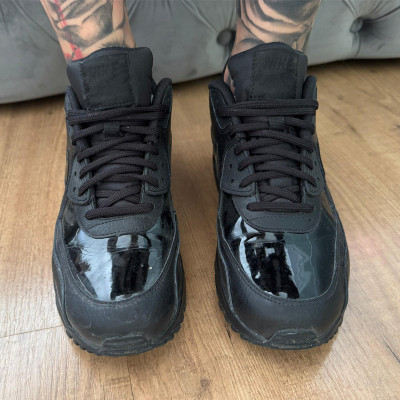 Cora Diamond schwarze Nike Air Max