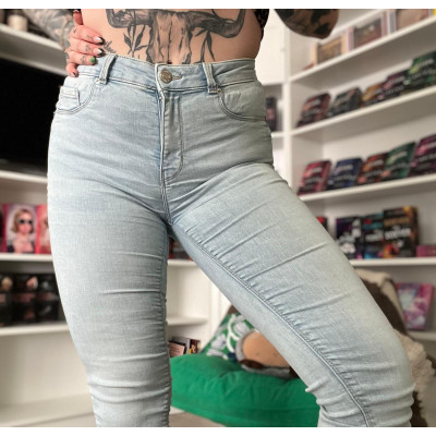 Luna Noir Hellblaue Skinny Jeans