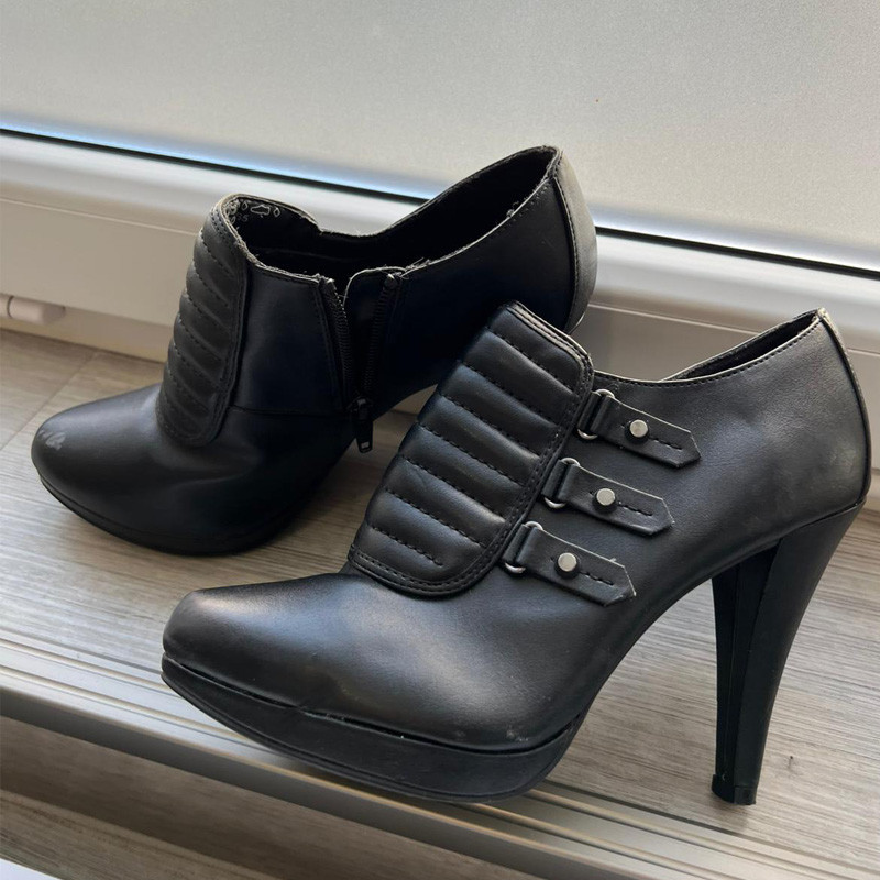 BeaBrownXx schwarze Stiefeletten