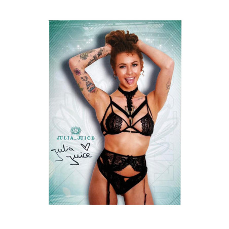 Julia Juice autograph card