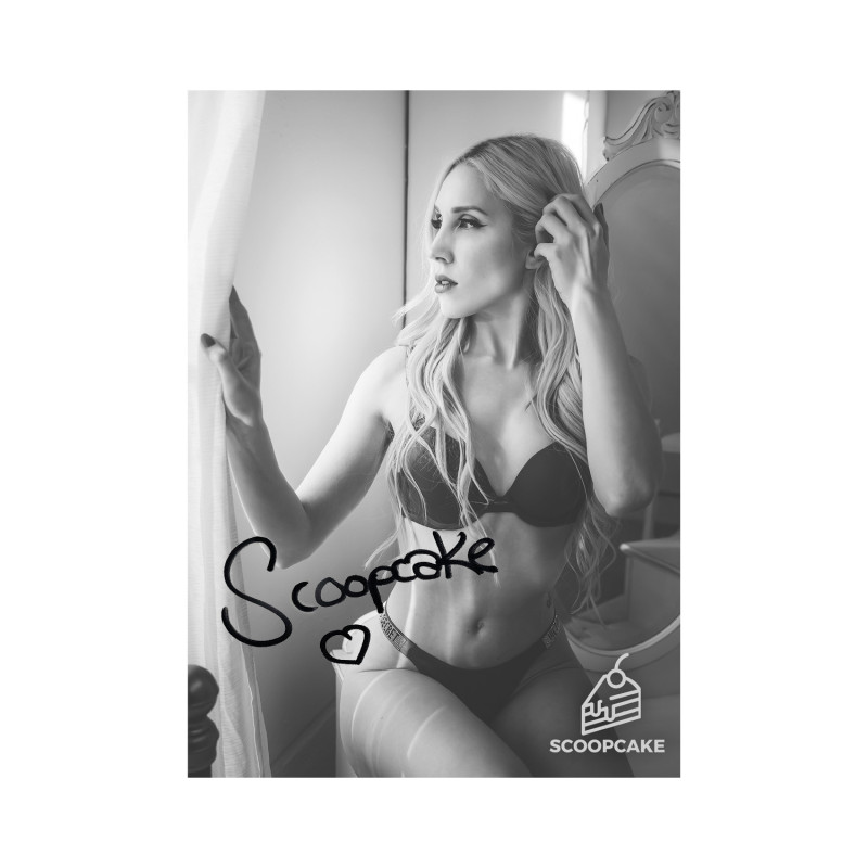 Scoopcake autograph card - black and white